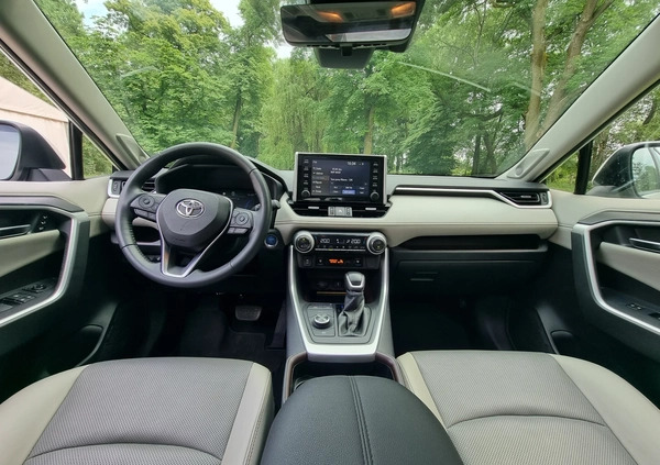 Toyota RAV4 cena 174000 przebieg: 24232, rok produkcji 2020 z Wieleń małe 407